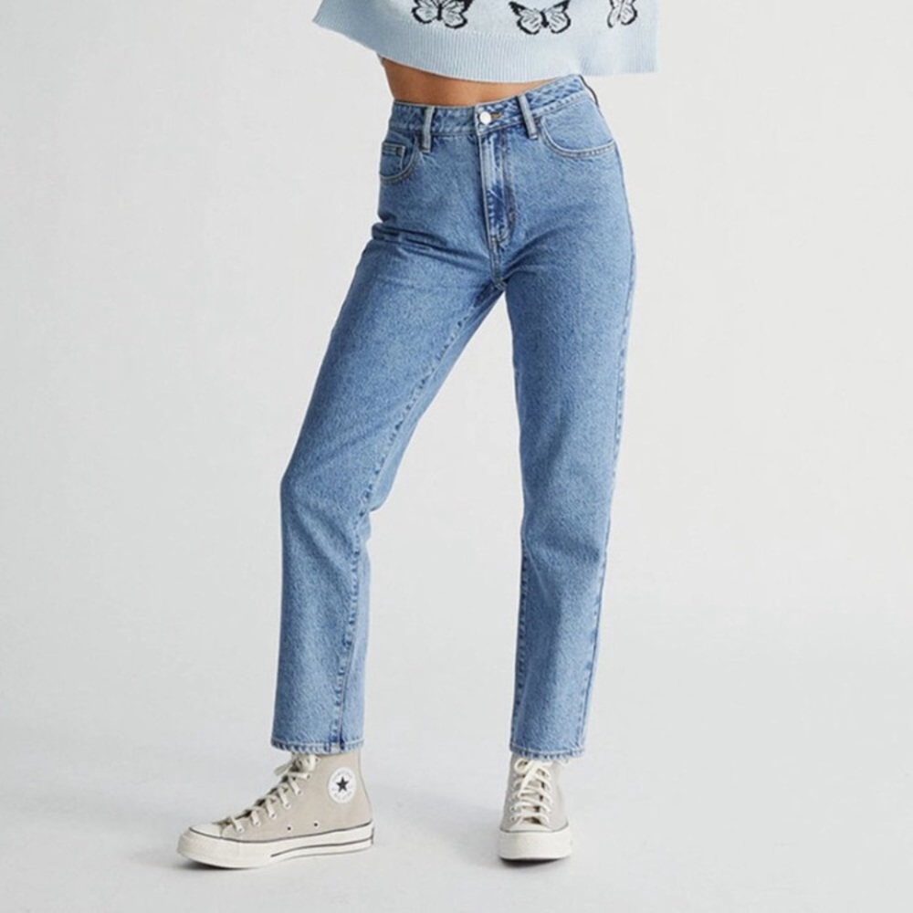 Urban Outfitters BDG High Rise Mom Jeans Straight Leg